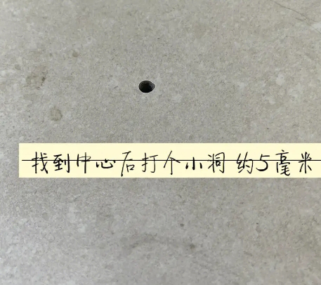 霞山瓷砖空鼓维修公司专业解答在瓷砖铺贴过程中，如果砂料搅拌不均匀，将会带来以下问题